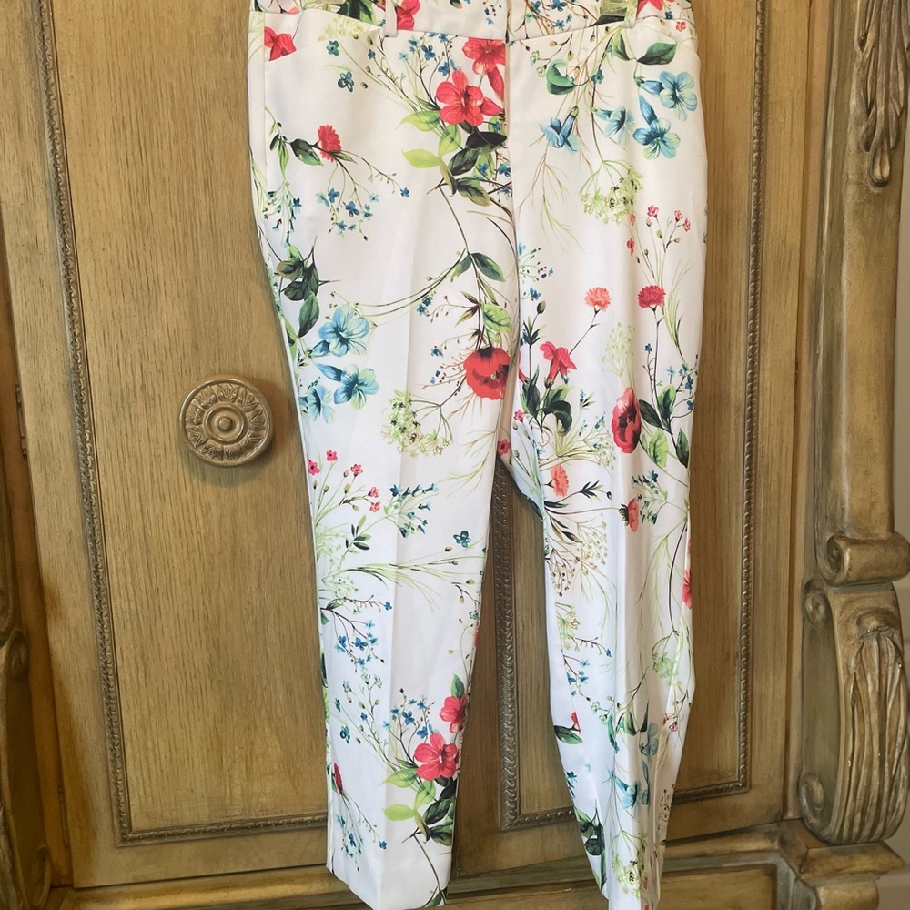 Worthington  Slim fit white Floral Print Pants - Multicolor Size 10 NWOT